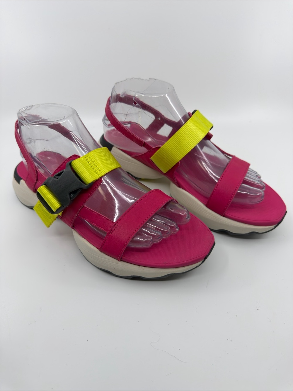 Sorel Kinetic Impact sling sandals in Cactus Pink and neon yellow SZ 8.5